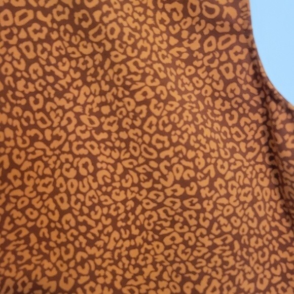 Lou & Grey Tan & Orange Leopard Print Cropped Tank Size XXL - Picture 3 of 5